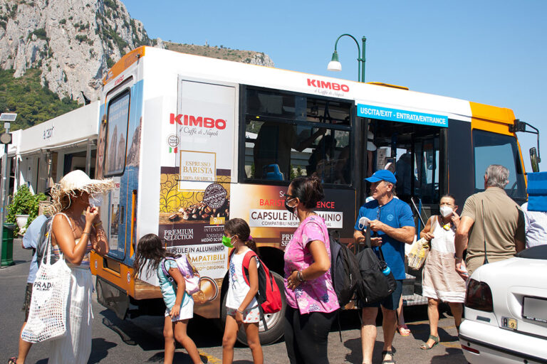 pubblicità capri caffè Kimbo, AUTOBUS CAPRI, PUBBLICITA’ CAPRI, AFFISSIONI CAPRI, FUNICOLARE CAPRI, ADV CAPRI, ATC CAPRI, COMUNE DI CAPRI